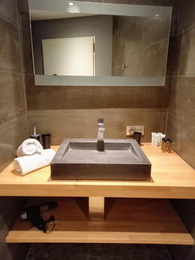 Les Chambres Du Vieux Bistrot Cabrières-dʼAvignon Dış mekan fotoğraf
