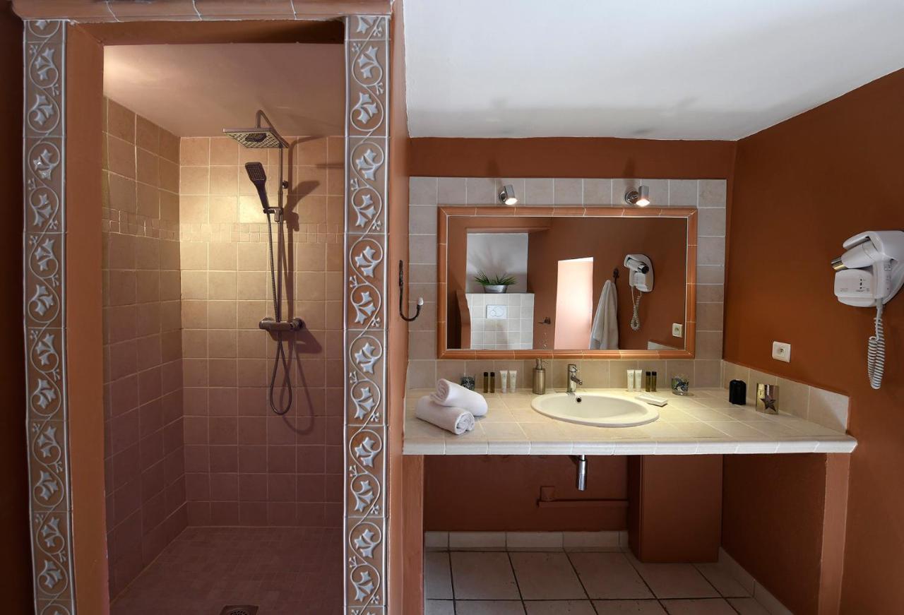 Les Chambres Du Vieux Bistrot Cabrières-dʼAvignon Dış mekan fotoğraf