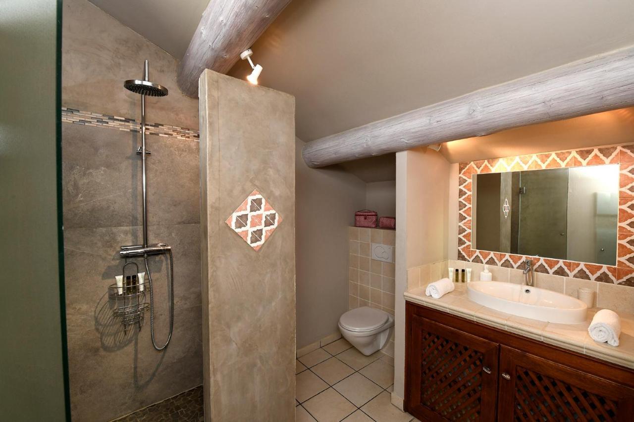 Les Chambres Du Vieux Bistrot Cabrières-dʼAvignon Dış mekan fotoğraf